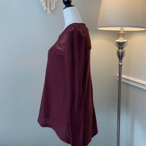 Lucky Brand Burgundy Lace-Trim Thermal Top Size Small - Picture 3 of 9